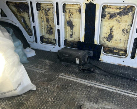 Белый Мерседес Sprinter, объемом двигателя 2.99 л и пробегом 670 тыс. км за 10000 $, фото 15 на Automoto.ua