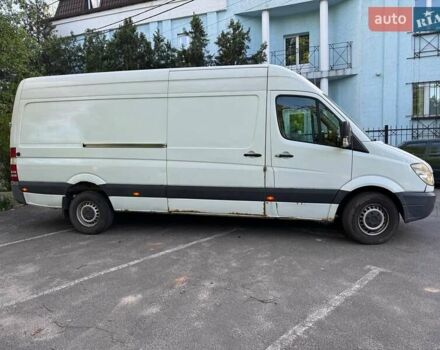 Белый Мерседес Sprinter, объемом двигателя 3 л и пробегом 577 тыс. км за 11390 $, фото 3 на Automoto.ua