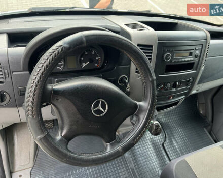 Белый Мерседес Sprinter, объемом двигателя 2.2 л и пробегом 282 тыс. км за 11800 $, фото 8 на Automoto.ua