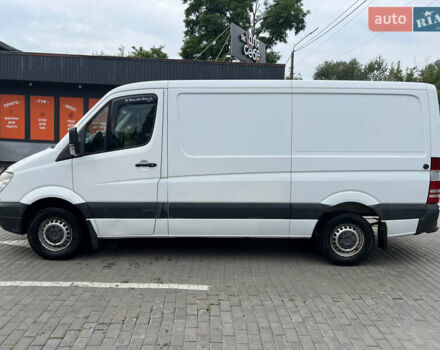 Белый Мерседес Sprinter, объемом двигателя 2.2 л и пробегом 282 тыс. км за 11800 $, фото 4 на Automoto.ua