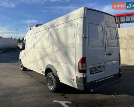 Белый Мерседес Sprinter, объемом двигателя 2.7 л и пробегом 407 тыс. км за 21555 $, фото 14 на Automoto.ua