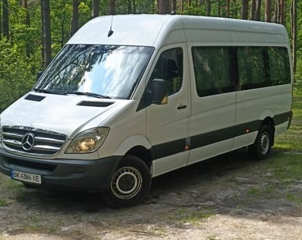 Белый Мерседес Sprinter, объемом двигателя 2.1 л и пробегом 640 тыс. км за 15000 $, фото 2 на Automoto.ua