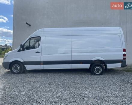 Белый Мерседес Sprinter, объемом двигателя 2.15 л и пробегом 350 тыс. км за 10500 $, фото 2 на Automoto.ua