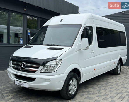 Белый Мерседес Sprinter, объемом двигателя 2.99 л и пробегом 490 тыс. км за 19500 $, фото 2 на Automoto.ua