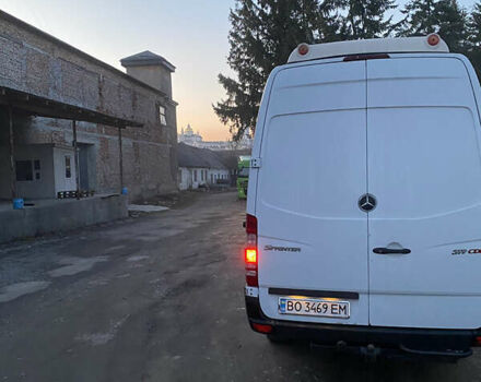 Белый Мерседес Sprinter, объемом двигателя 2.99 л и пробегом 750 тыс. км за 13800 $, фото 4 на Automoto.ua