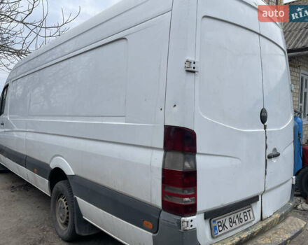 Белый Мерседес Sprinter, объемом двигателя 2.2 л и пробегом 492 тыс. км за 13200 $, фото 2 на Automoto.ua