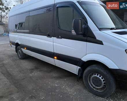 Белый Мерседес Sprinter, объемом двигателя 2.99 л и пробегом 750 тыс. км за 13800 $, фото 2 на Automoto.ua