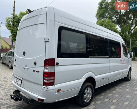 Белый Мерседес Sprinter, объемом двигателя 2.99 л и пробегом 490 тыс. км за 19500 $, фото 6 на Automoto.ua