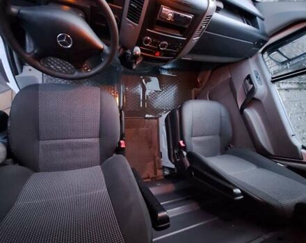 Белый Мерседес Sprinter, объемом двигателя 2.14 л и пробегом 354 тыс. км за 11800 $, фото 19 на Automoto.ua