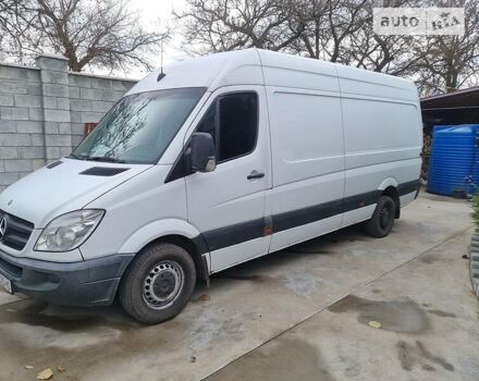 Белый Мерседес Sprinter, объемом двигателя 2.1 л и пробегом 369 тыс. км за 10000 $, фото 3 на Automoto.ua