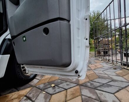 Белый Мерседес Sprinter, объемом двигателя 2.1 л и пробегом 354 тыс. км за 11500 $, фото 18 на Automoto.ua