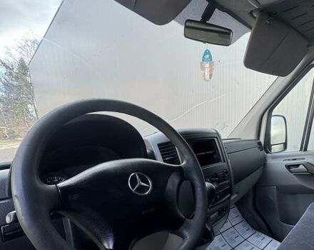 Белый Мерседес Sprinter, объемом двигателя 2.1 л и пробегом 415 тыс. км за 11000 $, фото 3 на Automoto.ua