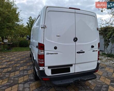 Белый Мерседес Sprinter, объемом двигателя 2.14 л и пробегом 354 тыс. км за 11800 $, фото 4 на Automoto.ua
