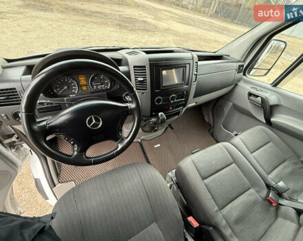 Белый Мерседес Sprinter, объемом двигателя 3 л и пробегом 760 тыс. км за 24999 $, фото 10 на Automoto.ua