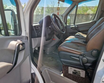 Белый Мерседес Sprinter, объемом двигателя 0 л и пробегом 450 тыс. км за 15999 $, фото 2 на Automoto.ua