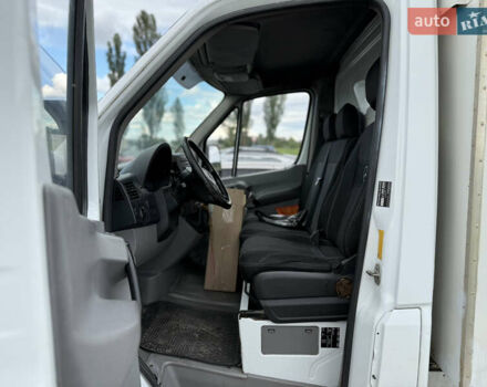 Белый Мерседес Sprinter, объемом двигателя 2.1 л и пробегом 500 тыс. км за 11753 $, фото 8 на Automoto.ua