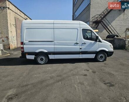 Белый Мерседес Sprinter, объемом двигателя 2.14 л и пробегом 430 тыс. км за 10400 $, фото 2 на Automoto.ua