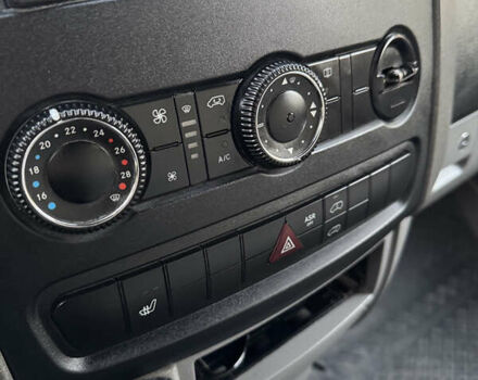 Белый Мерседес Sprinter, объемом двигателя 2.2 л и пробегом 299 тыс. км за 10000 $, фото 12 на Automoto.ua