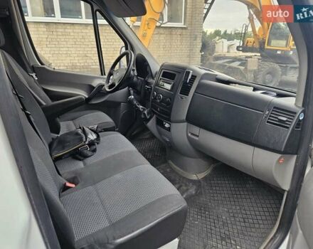 Белый Мерседес Sprinter, объемом двигателя 2.14 л и пробегом 430 тыс. км за 10400 $, фото 9 на Automoto.ua