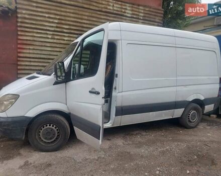 Белый Мерседес Sprinter, объемом двигателя 2.1 л и пробегом 327 тыс. км за 10700 $, фото 2 на Automoto.ua