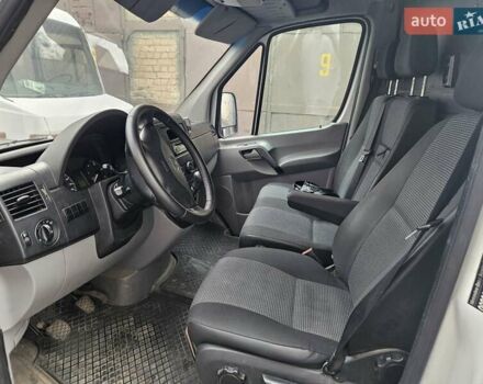 Белый Мерседес Sprinter, объемом двигателя 2.14 л и пробегом 430 тыс. км за 10400 $, фото 8 на Automoto.ua