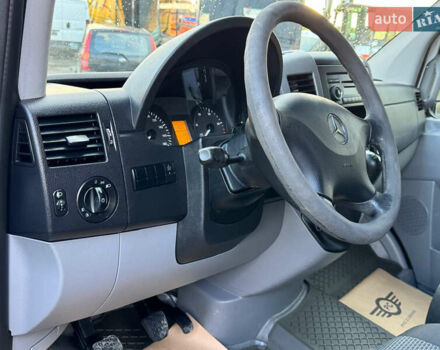 Белый Мерседес Sprinter, объемом двигателя 0 л и пробегом 390 тыс. км за 16700 $, фото 43 на Automoto.ua