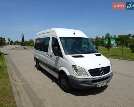 Белый Мерседес Sprinter, объемом двигателя 2.14 л и пробегом 550 тыс. км за 8700 $, фото 3 на Automoto.ua