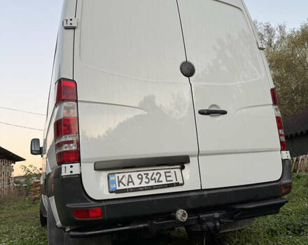Белый Мерседес Sprinter, объемом двигателя 2.2 л и пробегом 299 тыс. км за 10000 $, фото 1 на Automoto.ua