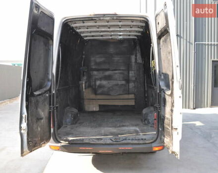 Белый Мерседес Sprinter, объемом двигателя 2.1 л и пробегом 480 тыс. км за 13000 $, фото 8 на Automoto.ua