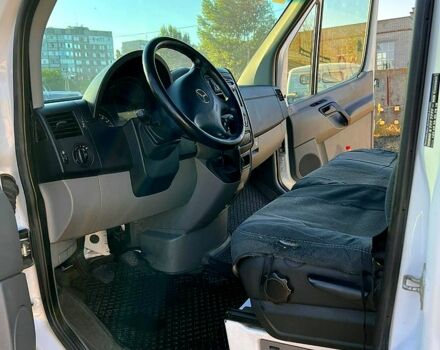 Белый Мерседес Sprinter, объемом двигателя 2.1 л и пробегом 303 тыс. км за 10800 $, фото 2 на Automoto.ua