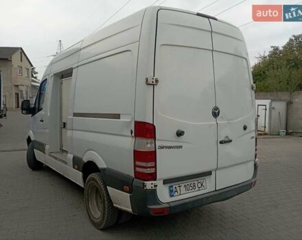Белый Мерседес Sprinter, объемом двигателя 2.14 л и пробегом 333 тыс. км за 10500 $, фото 2 на Automoto.ua