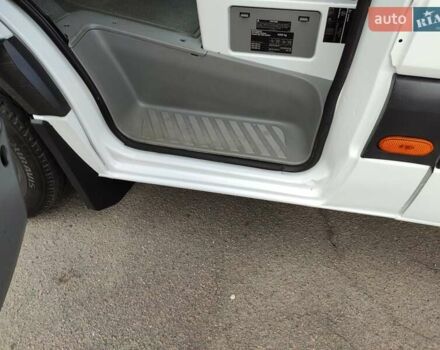 Белый Мерседес Sprinter, объемом двигателя 0 л и пробегом 281 тыс. км за 29000 $, фото 18 на Automoto.ua