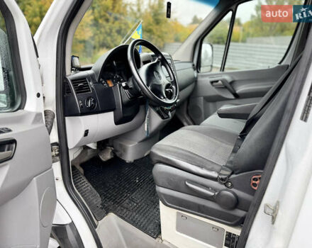 Белый Мерседес Sprinter, объемом двигателя 3.22 л и пробегом 400 тыс. км за 16500 $, фото 16 на Automoto.ua