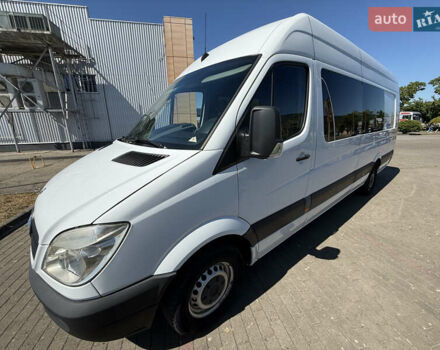 Белый Мерседес Sprinter, объемом двигателя 2.99 л и пробегом 324 тыс. км за 17500 $, фото 3 на Automoto.ua