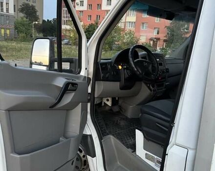 Белый Мерседес Sprinter, объемом двигателя 2.15 л и пробегом 530 тыс. км за 16500 $, фото 12 на Automoto.ua
