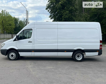 Белый Мерседес Sprinter, объемом двигателя 2.2 л и пробегом 320 тыс. км за 15800 $, фото 3 на Automoto.ua