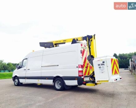Белый Мерседес Sprinter, объемом двигателя 0 л и пробегом 174 тыс. км за 26550 $, фото 4 на Automoto.ua
