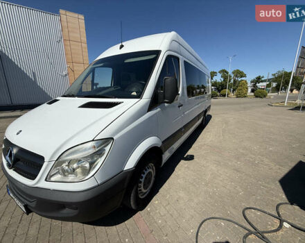 Белый Мерседес Sprinter, объемом двигателя 2.99 л и пробегом 324 тыс. км за 17500 $, фото 4 на Automoto.ua