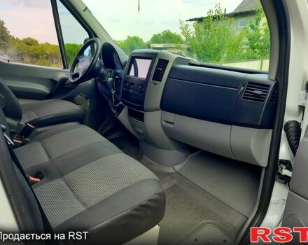 Белый Мерседес Sprinter, объемом двигателя 3 л и пробегом 500 тыс. км за 17900 $, фото 9 на Automoto.ua