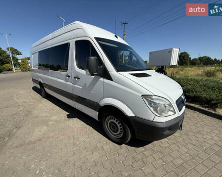 Белый Мерседес Sprinter, объемом двигателя 2.99 л и пробегом 324 тыс. км за 17500 $, фото 2 на Automoto.ua