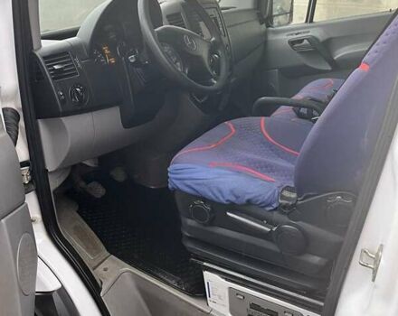 Белый Мерседес Sprinter, объемом двигателя 2.1 л и пробегом 500 тыс. км за 15200 $, фото 2 на Automoto.ua