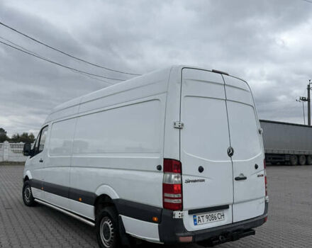 Белый Мерседес Sprinter, объемом двигателя 2.14 л и пробегом 557 тыс. км за 12500 $, фото 3 на Automoto.ua