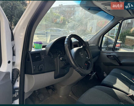 Белый Мерседес Sprinter, объемом двигателя 2.14 л и пробегом 287 тыс. км за 11500 $, фото 4 на Automoto.ua