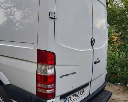 Белый Мерседес Sprinter, объемом двигателя 2.1 л и пробегом 198 тыс. км за 13500 $, фото 2 на Automoto.ua