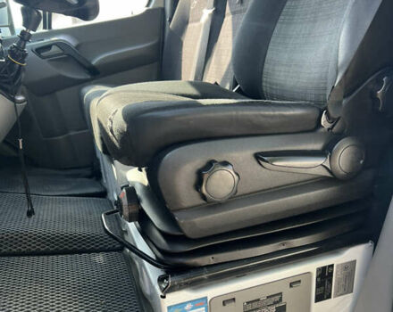 Белый Мерседес Sprinter, объемом двигателя 3 л и пробегом 403 тыс. км за 24300 $, фото 13 на Automoto.ua