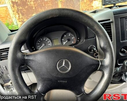 Белый Мерседес Sprinter, объемом двигателя 2.1 л и пробегом 370 тыс. км за 12800 $, фото 6 на Automoto.ua
