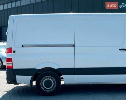 Белый Мерседес Sprinter, объемом двигателя 2.2 л и пробегом 275 тыс. км за 14990 $, фото 3 на Automoto.ua