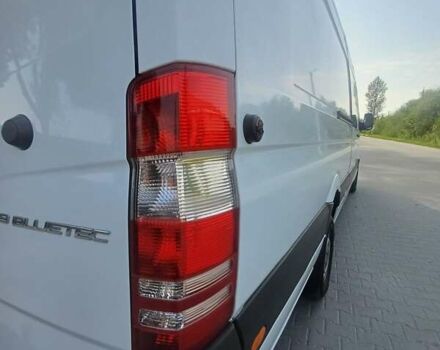 Белый Мерседес Sprinter, объемом двигателя 2.99 л и пробегом 480 тыс. км за 26000 $, фото 2 на Automoto.ua