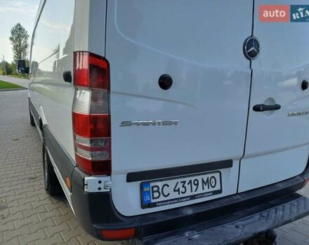 Белый Мерседес Sprinter, объемом двигателя 2.99 л и пробегом 480 тыс. км за 26000 $, фото 10 на Automoto.ua