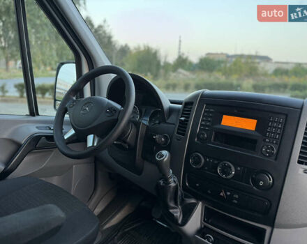 Белый Мерседес Sprinter, объемом двигателя 2.2 л и пробегом 289 тыс. км за 18900 $, фото 20 на Automoto.ua
